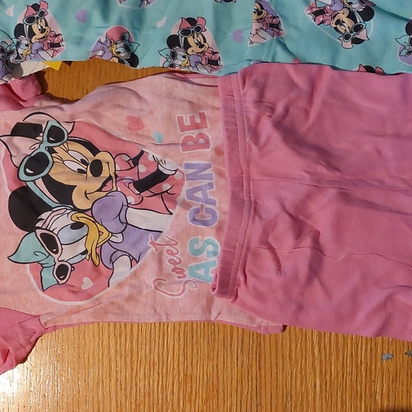 2/50$ Disney Minnie & Daisy 2 pyjama set - Picture 2 of 3